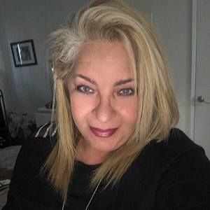 Meet your Posher, Carolina